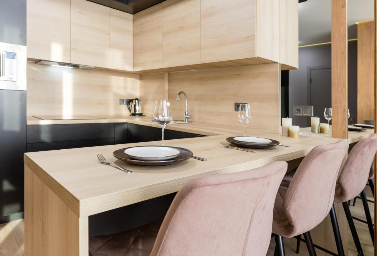 Fayna Town - Loft Black - Nyvky Kyiv Exterior photo