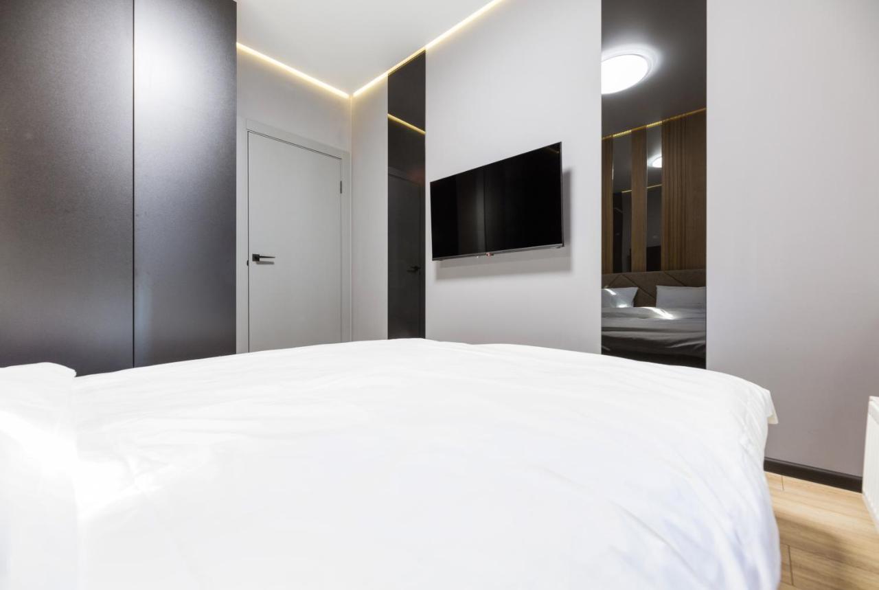Fayna Town - Loft Black - Nyvky Kyiv Exterior photo